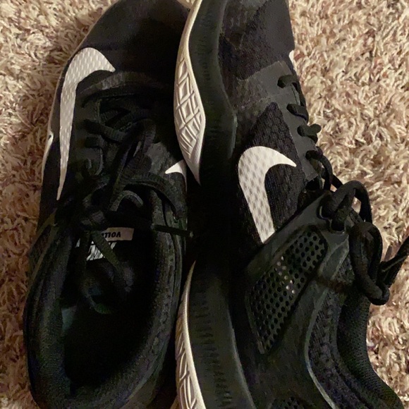 volleyball shoes size 8